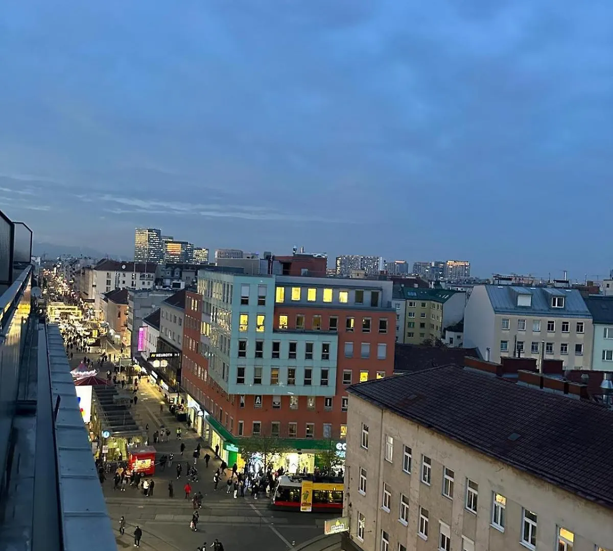 Rooftop Apartment, 10Min To City Center, Direct At Metro, Skyview Big Terrace! Vienna 0*,  Austria