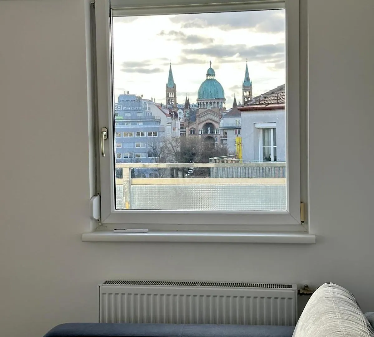 Rooftop Apartment, 10Min To City Center, Direct At Metro, Skyview Big Terrace! Vienna Apartment