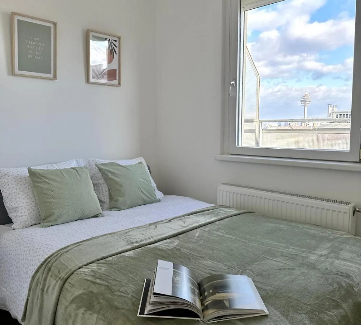 Rooftop Apartment, 10Min To City Center, Direct At Metro, Skyview Big Terrace! Vienna