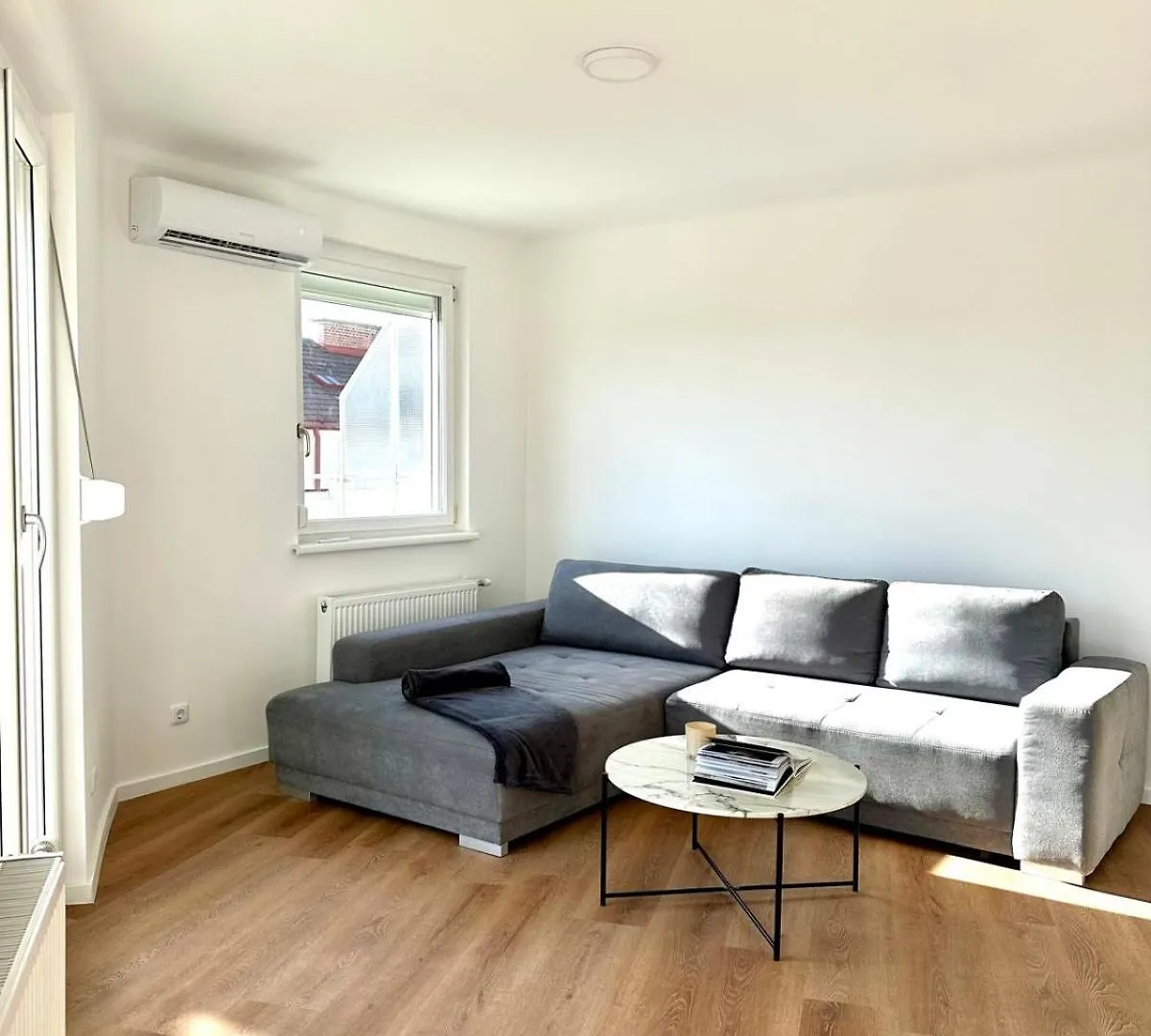 Apartment Rooftop Apartment, 10Min To City Center, Direct At Metro, Skyview Big Terrace! Vienna