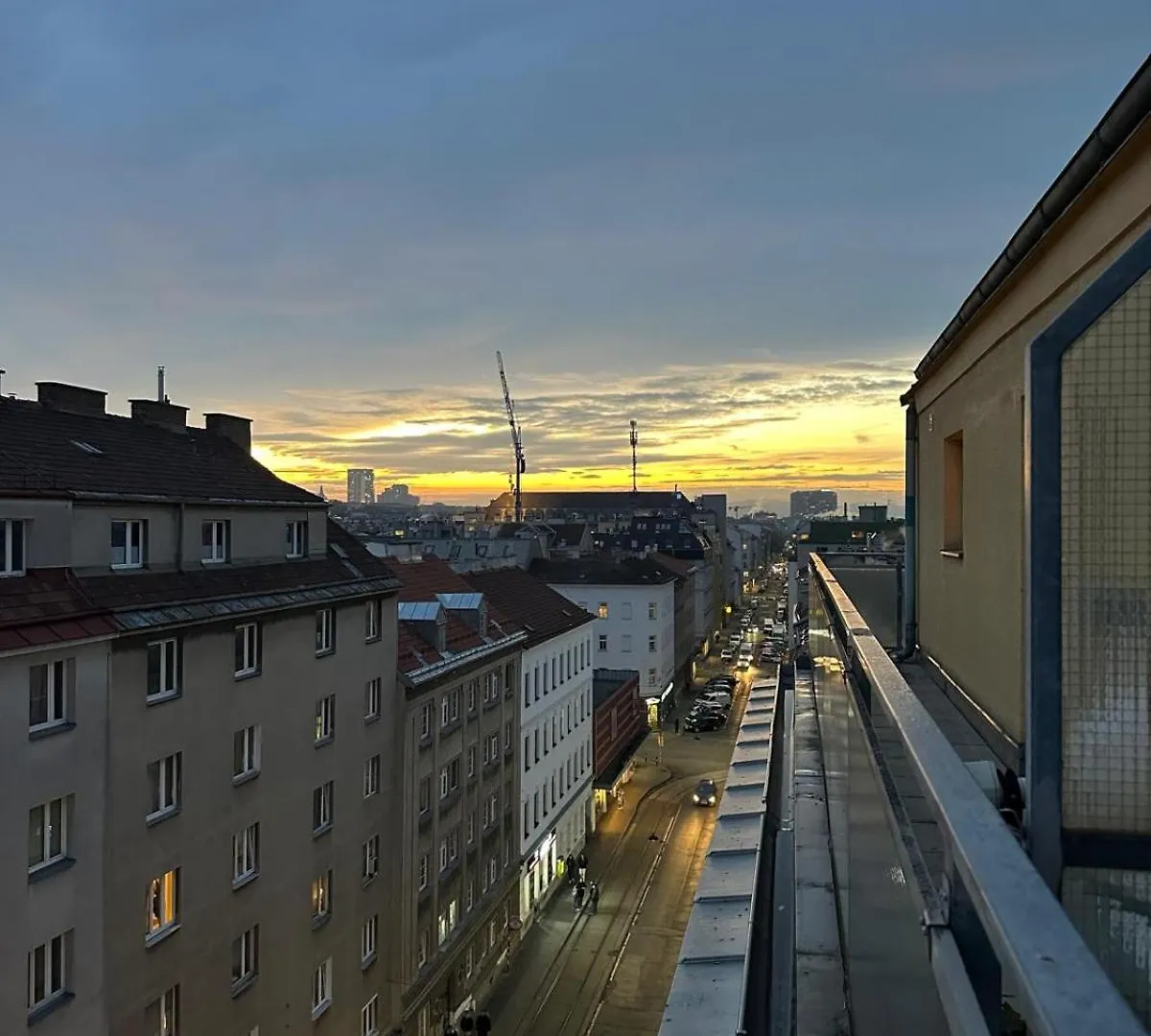 Rooftop Apartment, 10Min To City Center, Direct At Metro, Skyview Big Terrace! Vienna 0*,