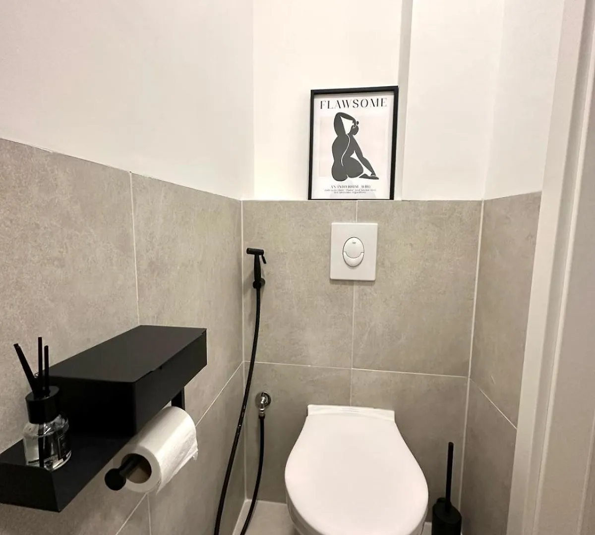 Rooftop Apartment, 10Min To City Center, Direct At Metro, Skyview Big Terrace! Vienna Austria