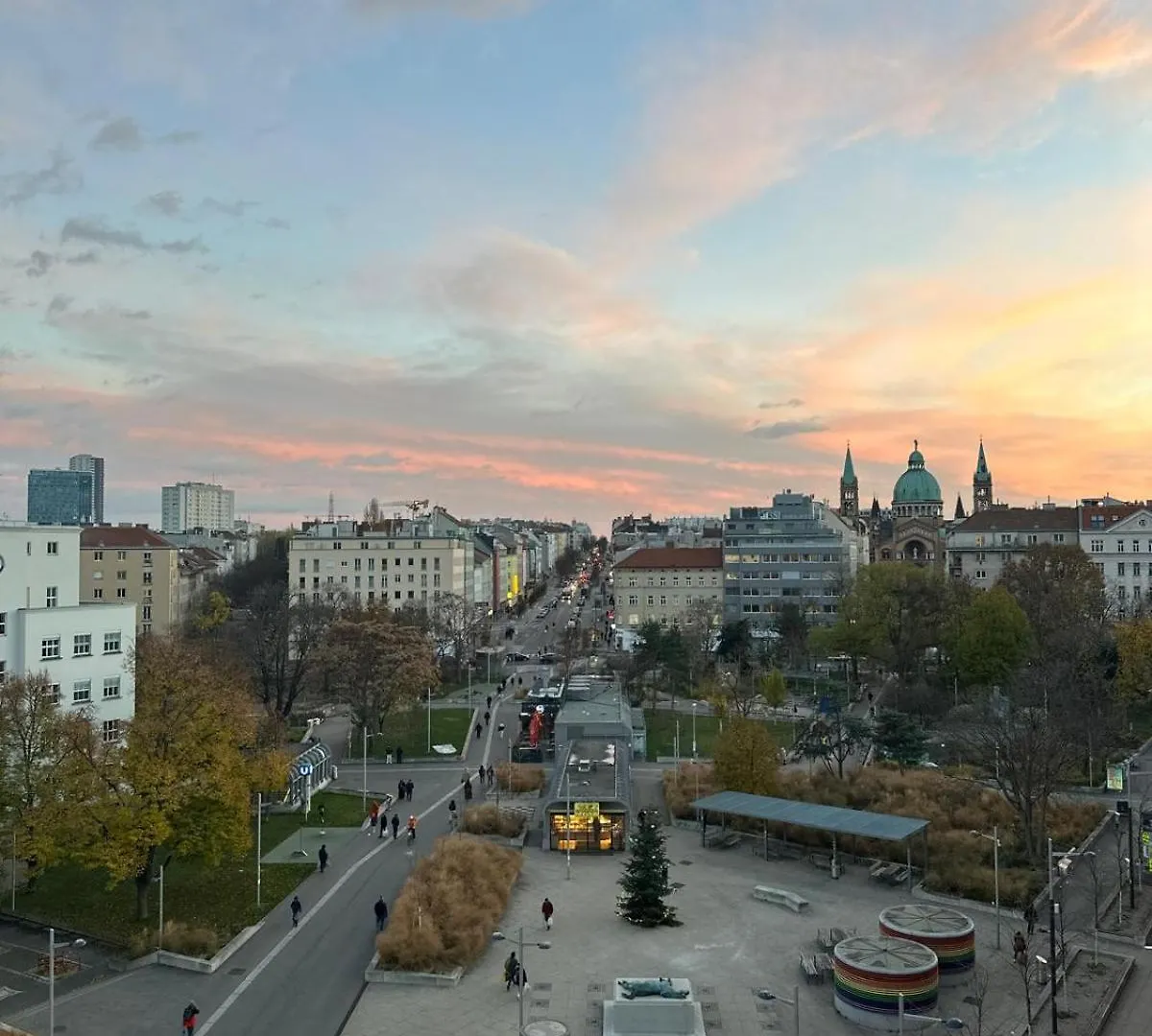 Rooftop Apartment, 10Min To City Center, Direct At Metro, Skyview Big Terrace! Vienna Apartment